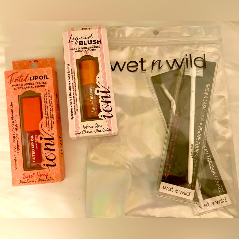Ioni Liquid Blush and Lip Oil Set W/Bonus Wet n’ Wild Brushes